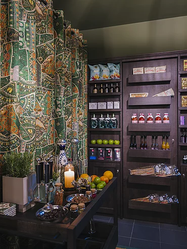 Begehbarer Hofladen Begehbare Minibar im Chalet Die Schmiedalm